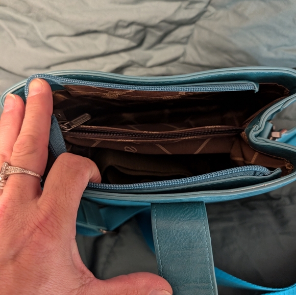 Wrangler Small Teal Crossbody - Picture 3 of 3